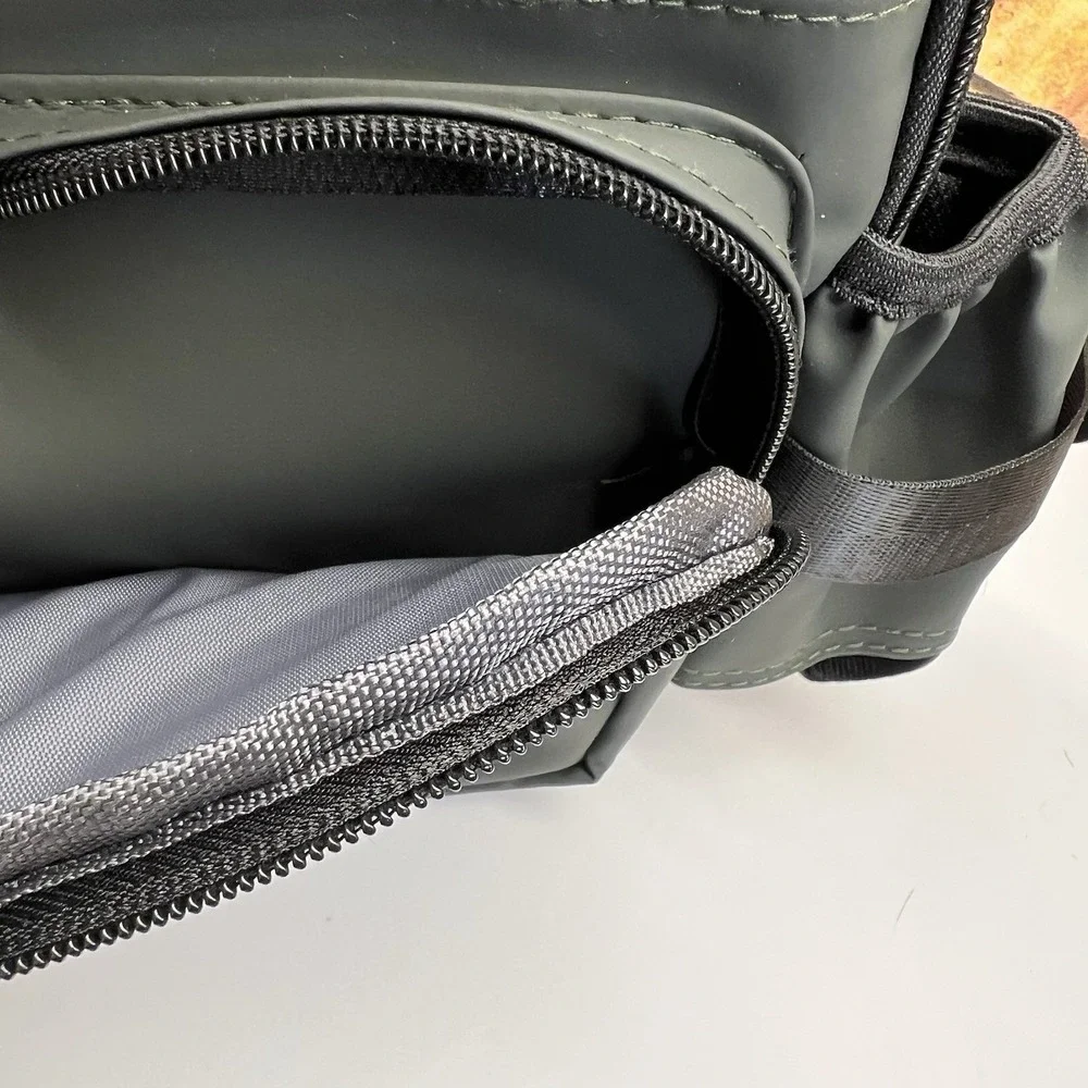 DUCHAMP London Sling Bag Backpack Crossbody Bag Gray Black Nylon Lightweight